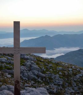 APOPSEIS&KRISEIS - amazing-sunrise-view-mountains-with-holy-cross-foreground.jpg