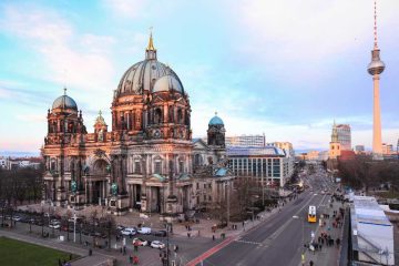 APOPSEIS&KRISEIS - full-tourists-enjoy-visiting-berlin-cathedral-berliner-dome-daytime-berlin-germany.jpg