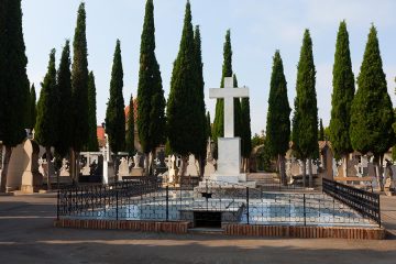 images_for_kykloi - day-view-cemetery-teruel.jpg